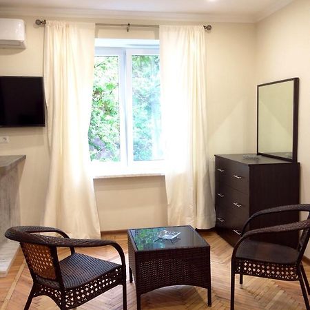 Yerevan Center Studio Apartment Екстер'єр фото