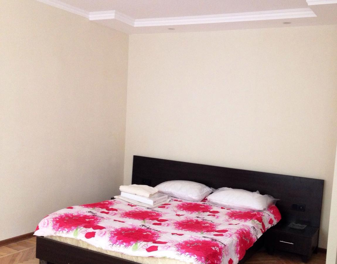 Yerevan Center Studio Apartment Екстер'єр фото